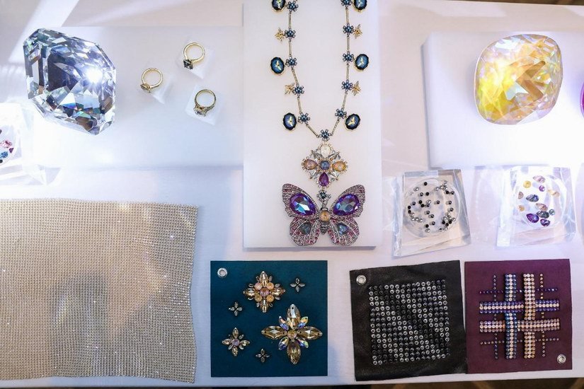 施华洛世奇黑白混搭 (施华洛世奇2019秋冬创意元素)