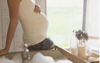 孕妇得了痔疮怎么办内痔外痔都有,还在哺乳期的宝妈痔疮该如何处理