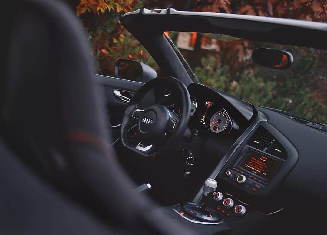 奥迪r8和r8敞篷有什么区别,第一代奥迪r8敞篷版