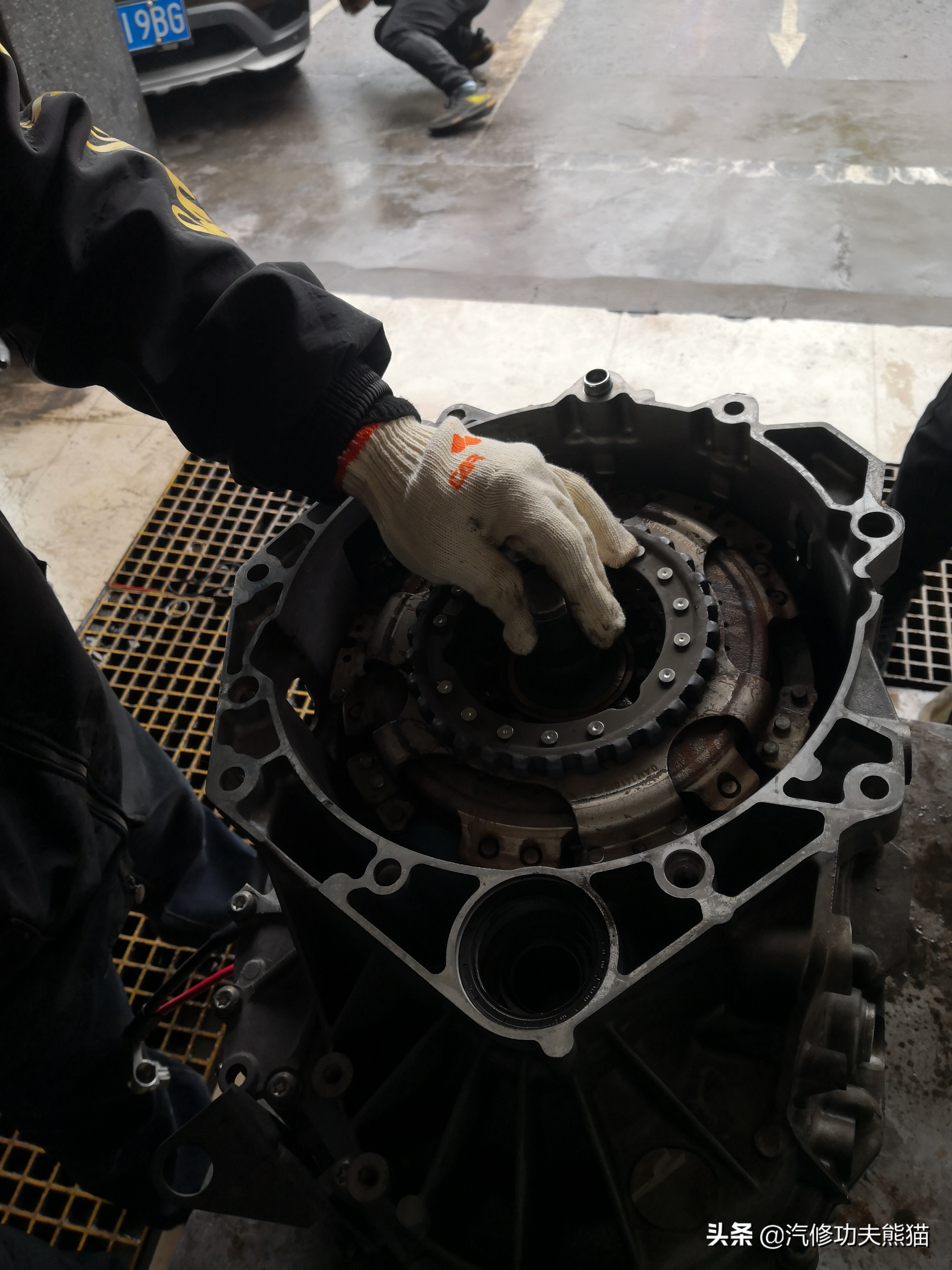 dsg双离合起步抖动有异响,大众帕萨特3.0v6发动机烧机油