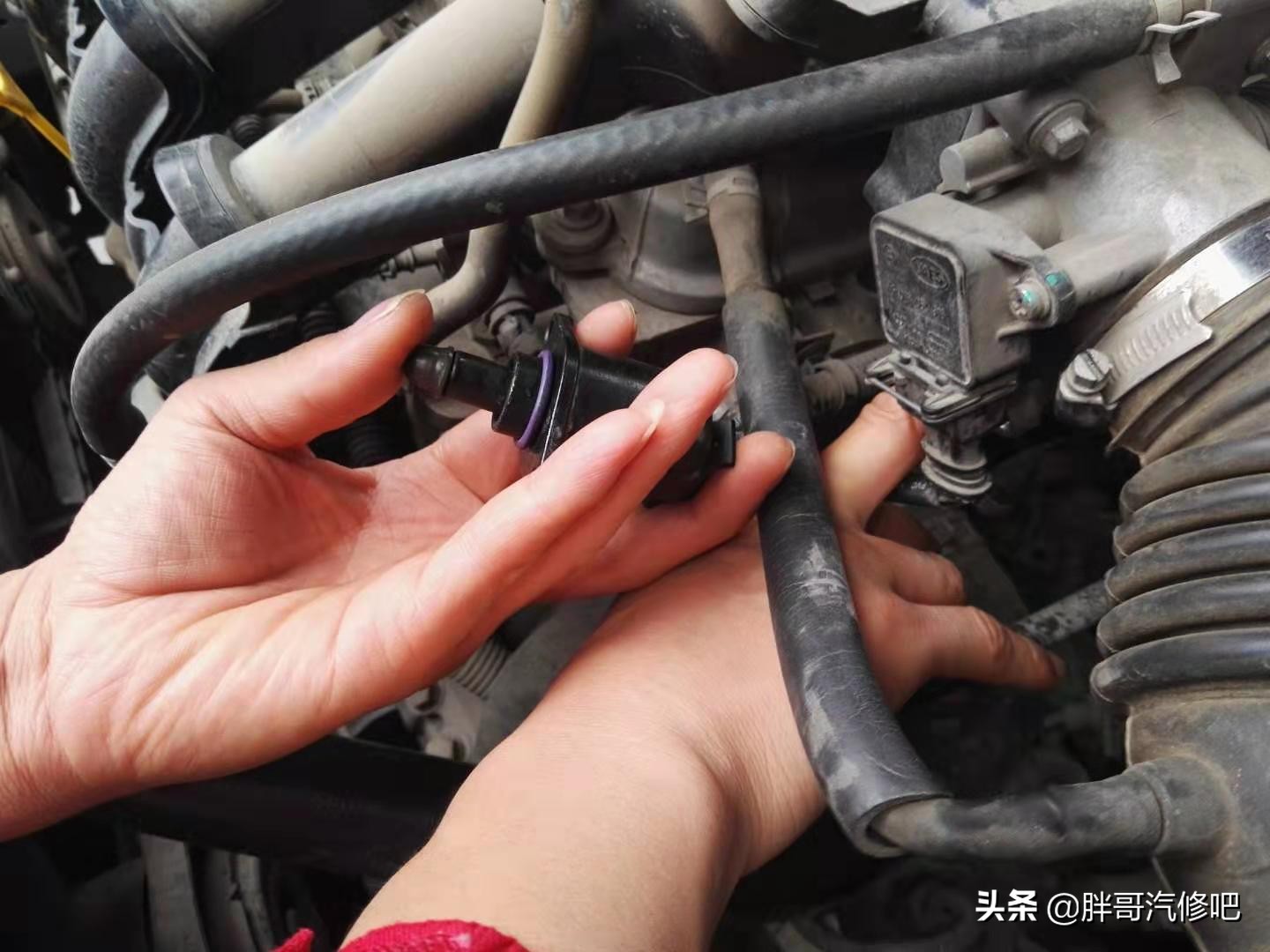 发动机曲轴通风阀在哪里,曲轴强制通风阀靠什么打开