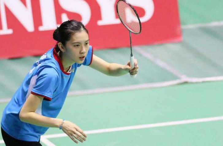 羽毛球选拍方法,羽毛球拍的选择与技巧