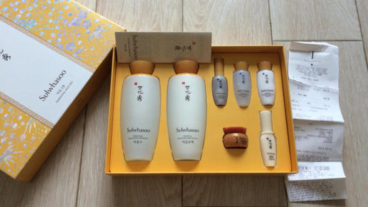 在网上买护肤品需要注意些什么,买护肤品一般咨询什么