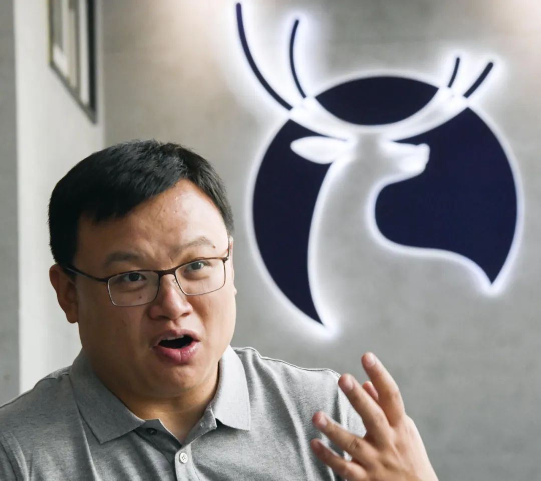 美国男子感染新冠死亡,美国男子感染新冠肺炎死亡