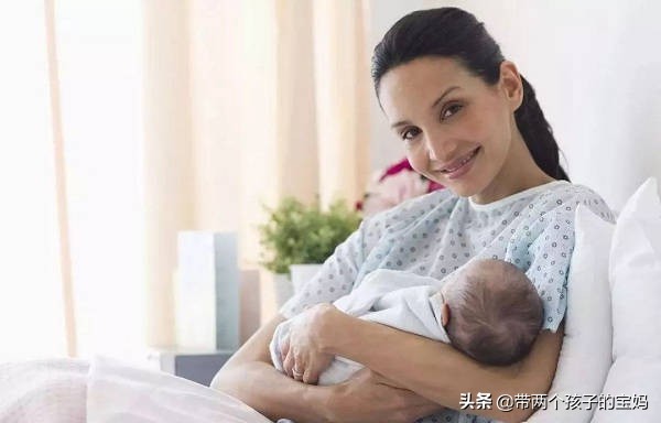 大母羊产后乳房有个硬块怎么回事,产后乳房有硬块挂乳腺科还是妇科