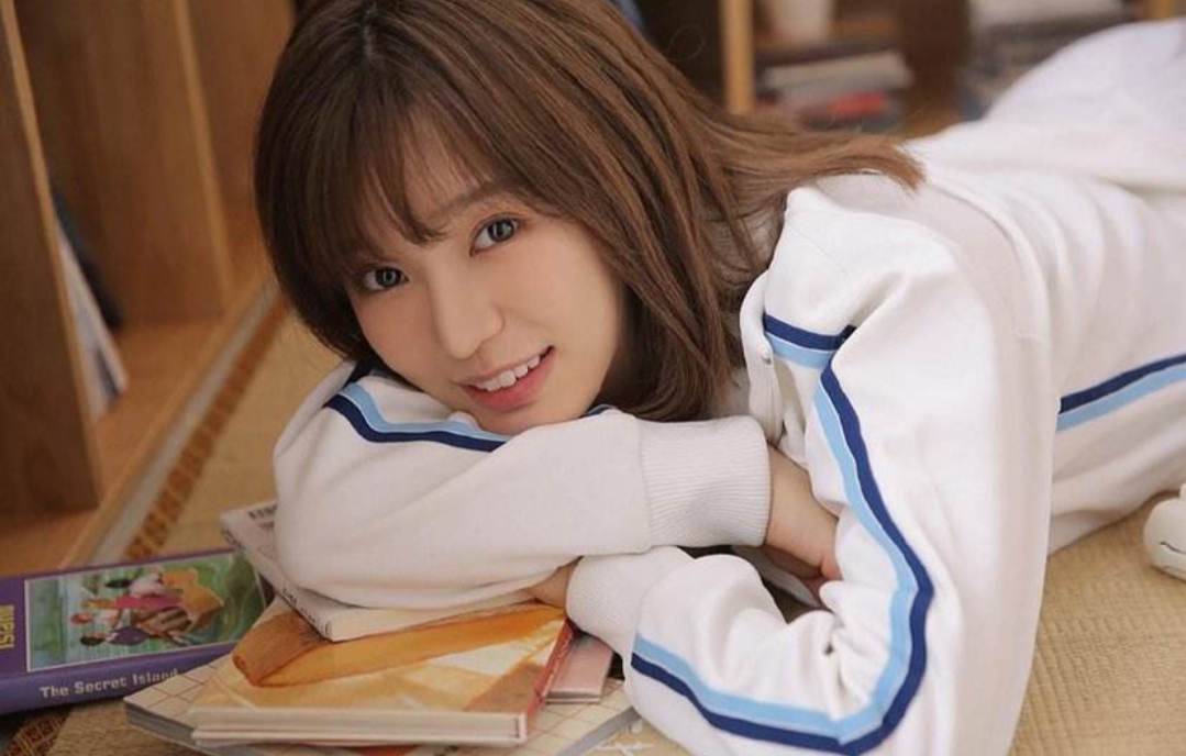 50岁大叔隔着空间把25岁女子变傀儡，男子：我只是操控了她的*点G**