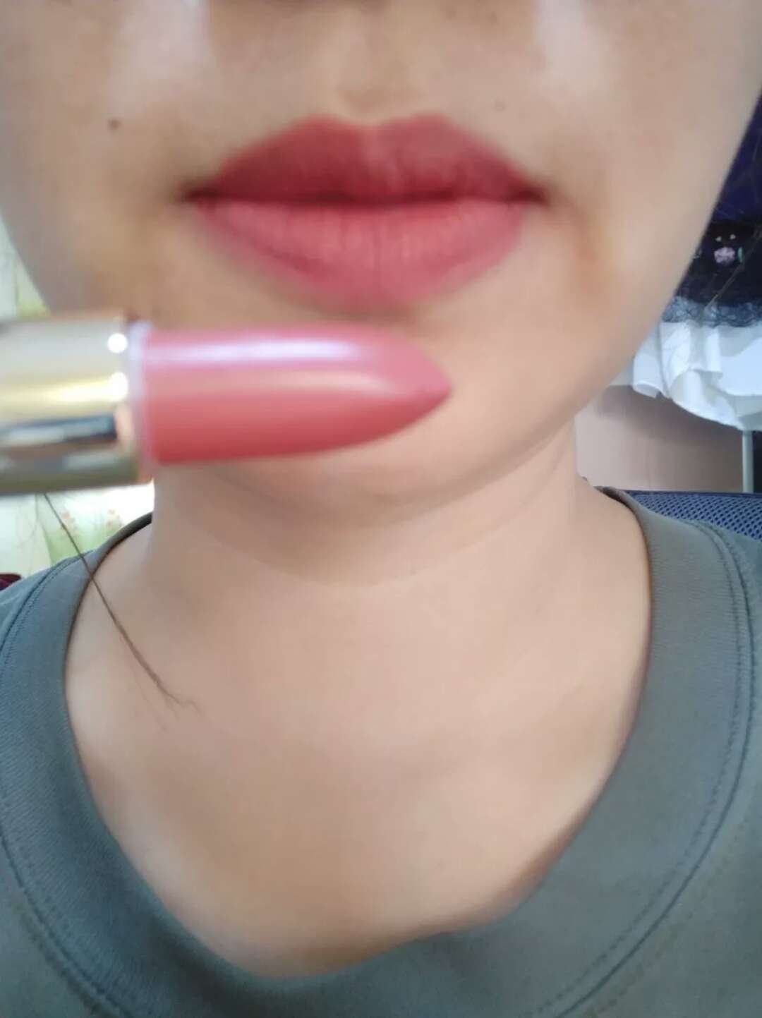 欧莱雅黑管220口红试色,欧莱雅吸油棒220试色