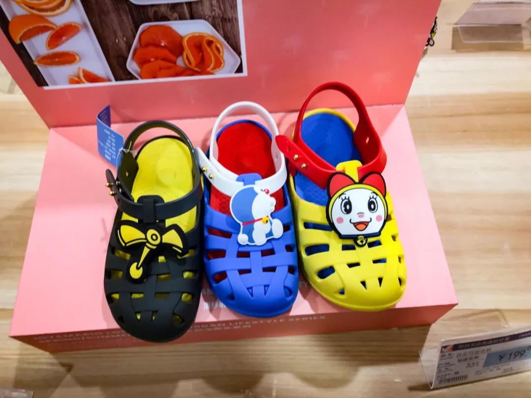 儿童穿哪种凉鞋比较好测评,关爱宝宝从脚开始