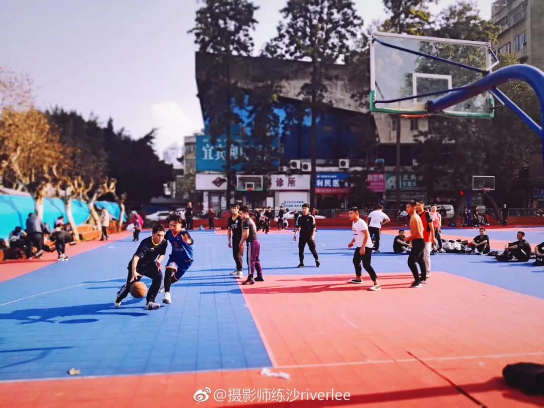 鍐嶈瀹滃鑿滃潩鏈哄満,鍥涘窛瀹滃鍐嶈