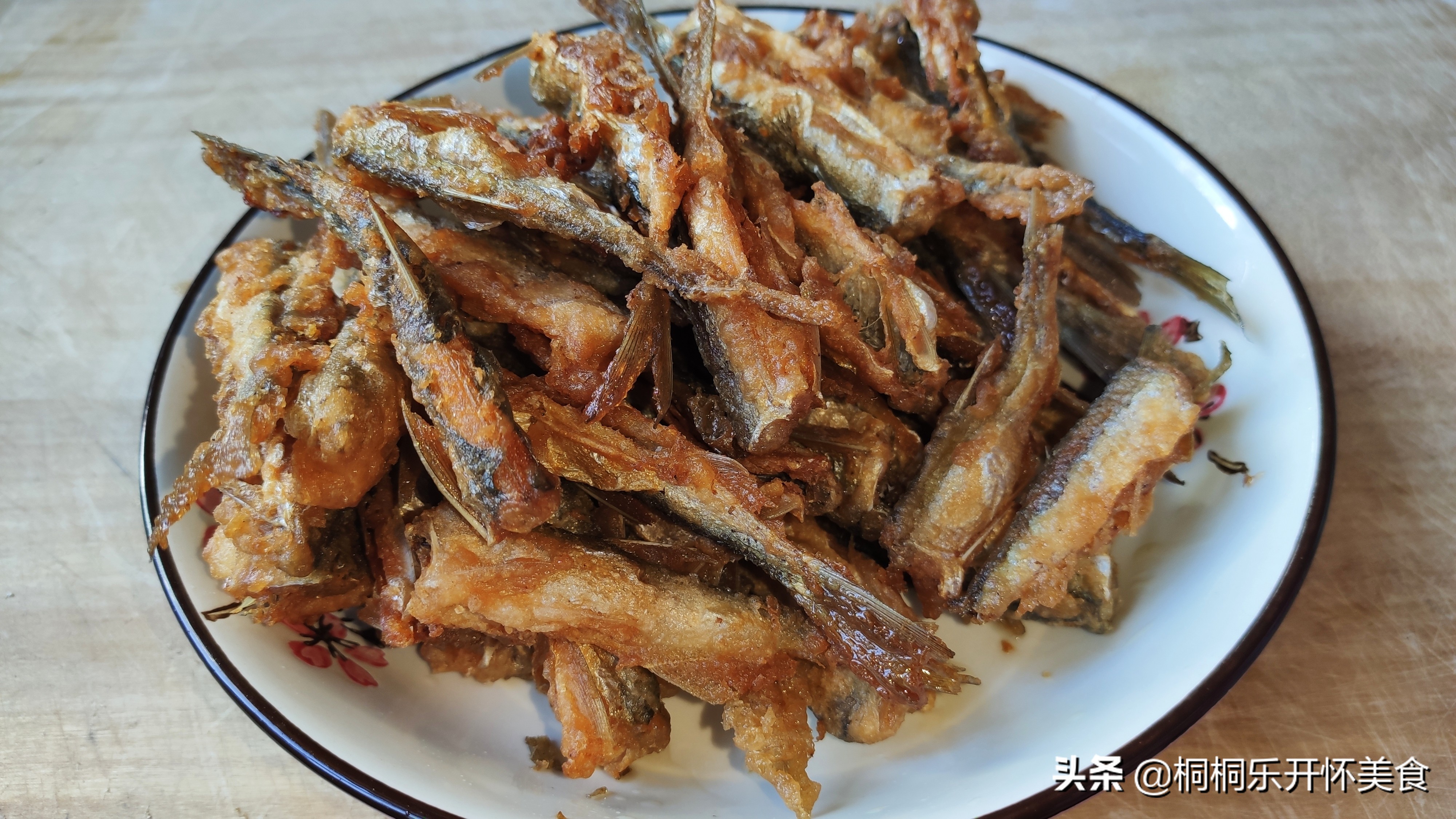 商家油炸小白条鱼的做法,非油炸小白条的正宗做法