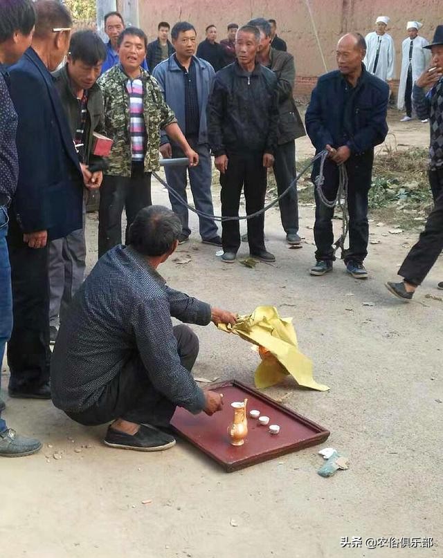 逝者出殡前开光仪式是什么,出殡前一天烧纸有什么讲究