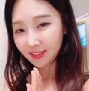 50岁冻龄妈妈有做医美吗,冻龄阿姨保养秘诀