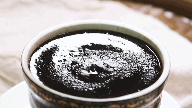 把整颗人参怼进龟苓膏里！论养生，还是深圳人厉害