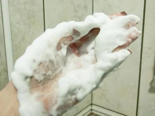 干性头屑洗什么洗发水好,什么成分的洗发水越用越秃