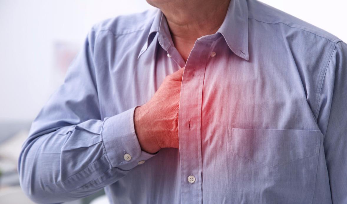 胸后甲状腺肿会引起胸痛吗,甲状腺结节会有胸闷气短的症状吗