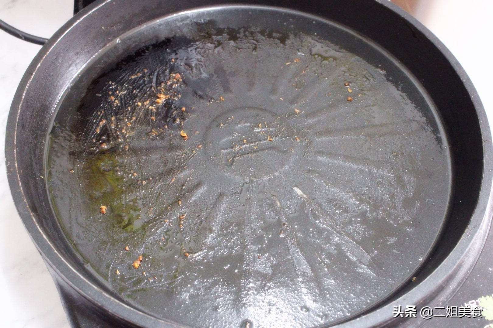 电饼铛用洗洁精洗后粘锅怎么办,洗电饼铛的妙招