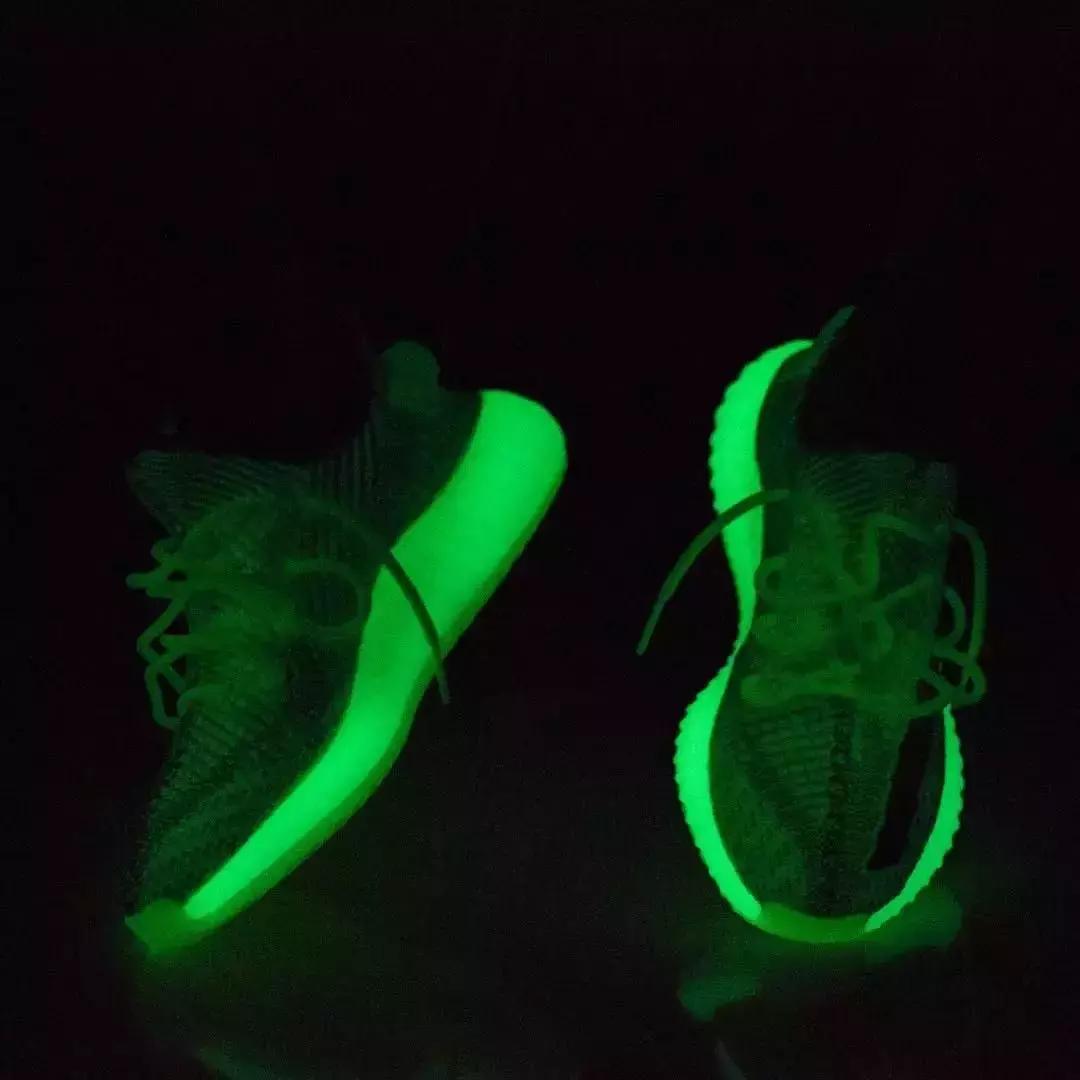 aj和yeezy的鞋子 (夜光aj刮刮乐)