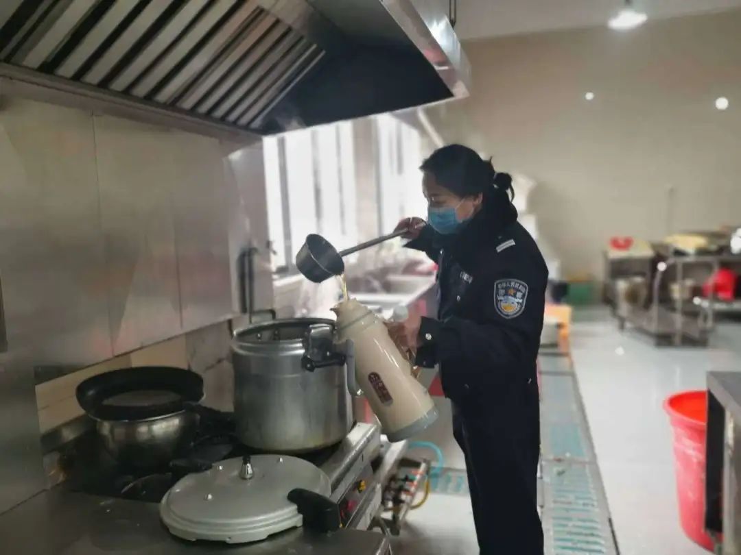 公安民警疫情防控简单事迹,公安民警防控疫情事迹