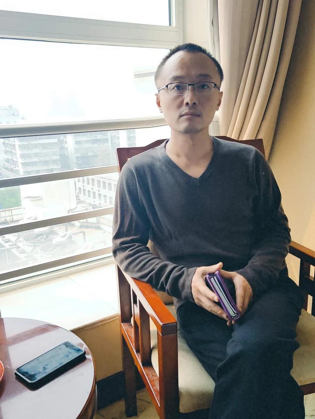 致敬2020每一个逆行的背影,回顾2019年消防员最美逆行背影