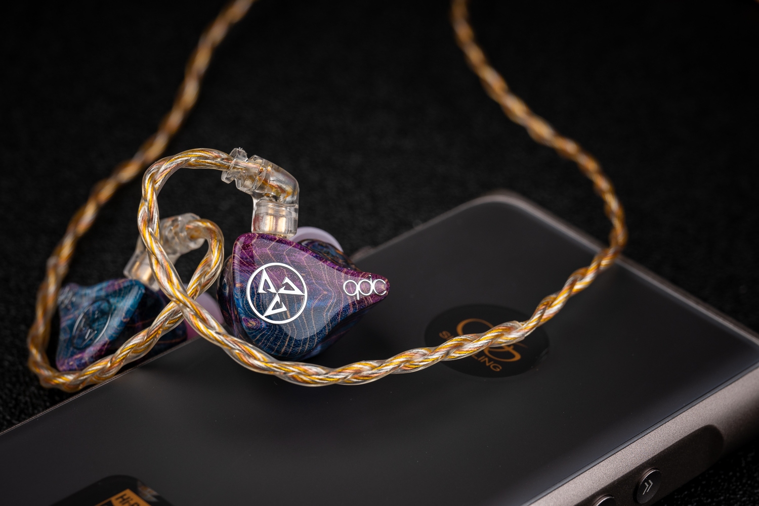 名为“魔”圈，却依然一本正经，qdcDmagic听感简析