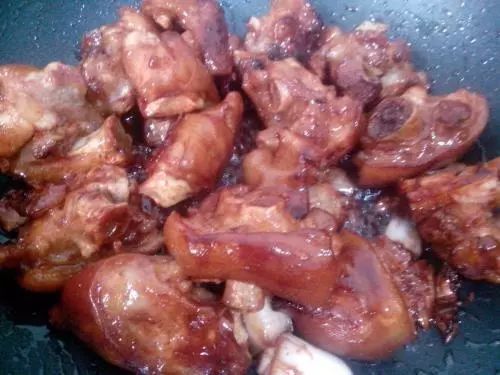 烧排骨炒糖色用白糖好还是冰糖好,红烧肉炒糖色用冰糖还是白糖