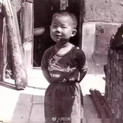 岳云鹏郭德纲大多少岁,岳云鹏14岁郭德纲26岁