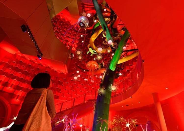 仿佛误入另一个世界的震撼景色,大阪万博公园太阳之塔