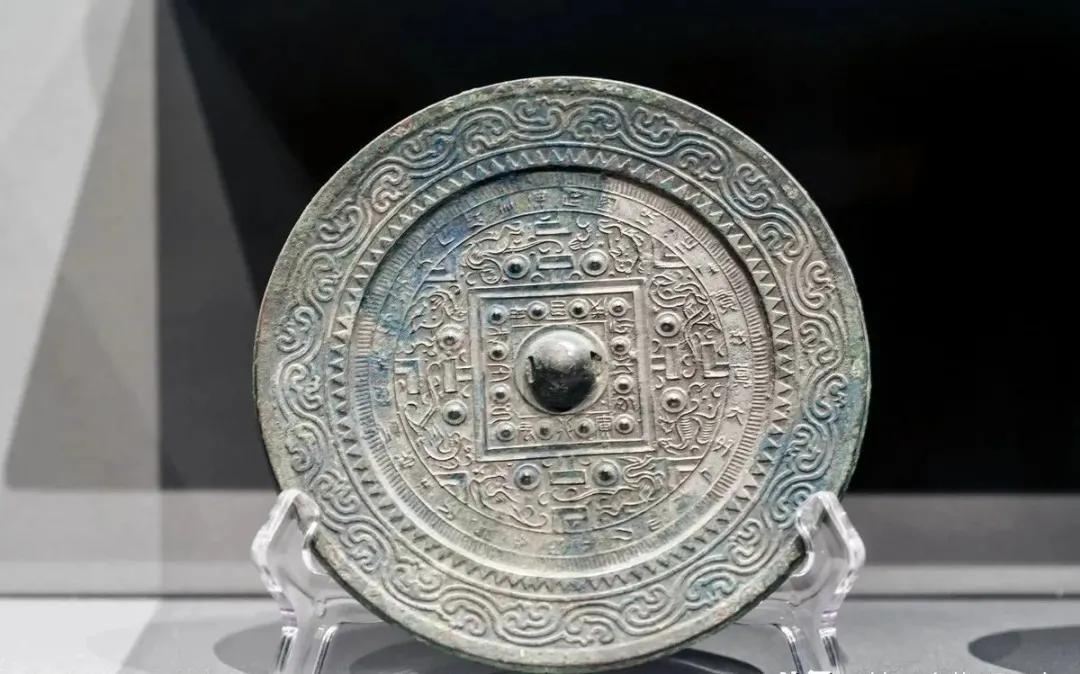 方铜镜值得收藏吗,铜镜的收藏前景