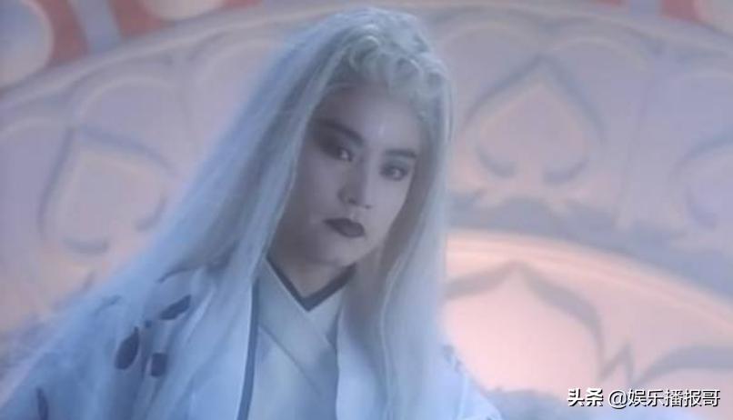 徐冬冬晒紫色泳装,徐冬冬微博晒萌照