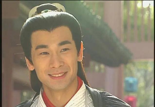 至尊红颜里的小多叫什么,至尊红颜赵文卓多少岁