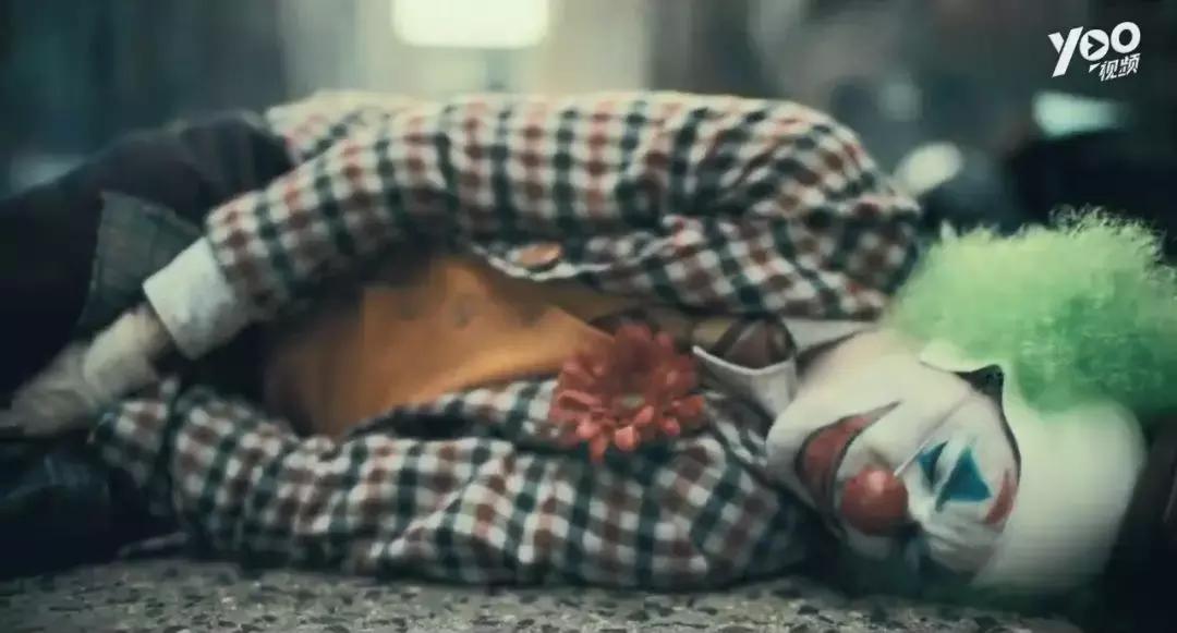 小丑第一段完整版,小丑首秀完整版