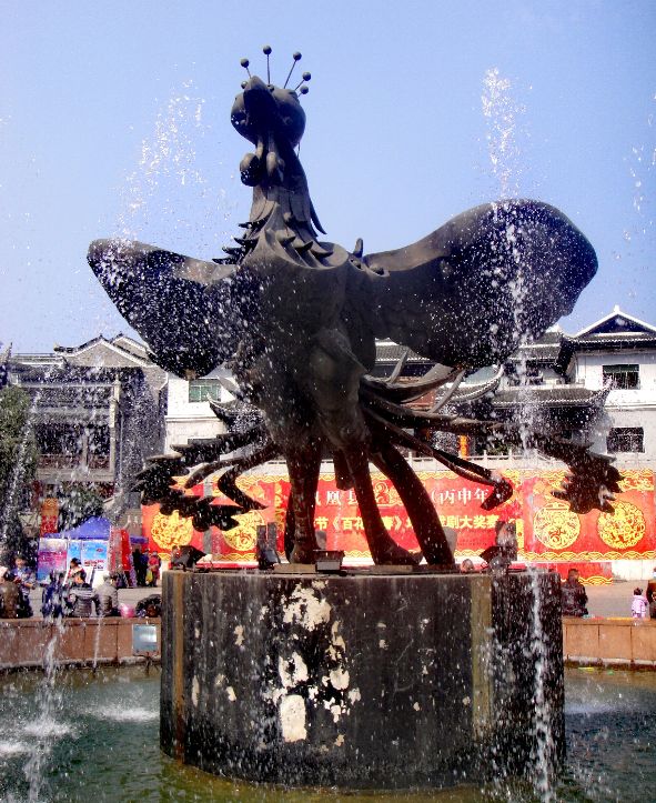 凤凰古城风景优美漂亮,凤凰古城被谁称作是最美的小城