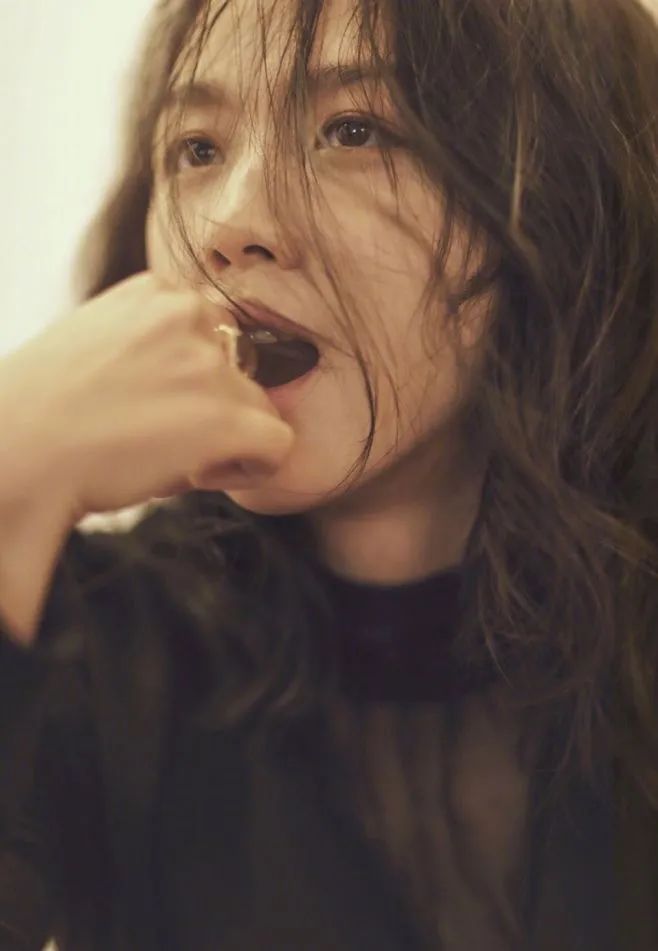 发质干枯毛躁头油头皮屑多,头发护肤的正确方法