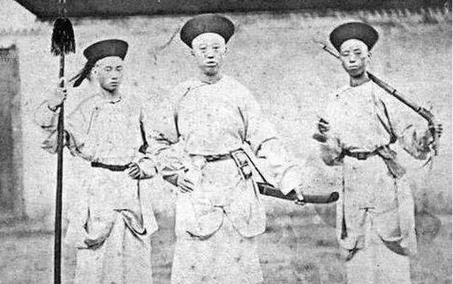 和珅是怎么从侍卫成为一品大员的,清朝大内侍卫和珅