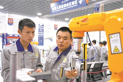 唱好产教协同“融”字诀——宁波职业教育服务产业集群发展为城市赋能