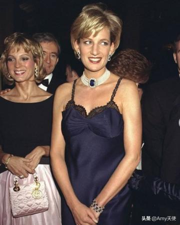 大都会艺术节4个标志性的时刻，来自蕾哈娜、戴安娜王妃等