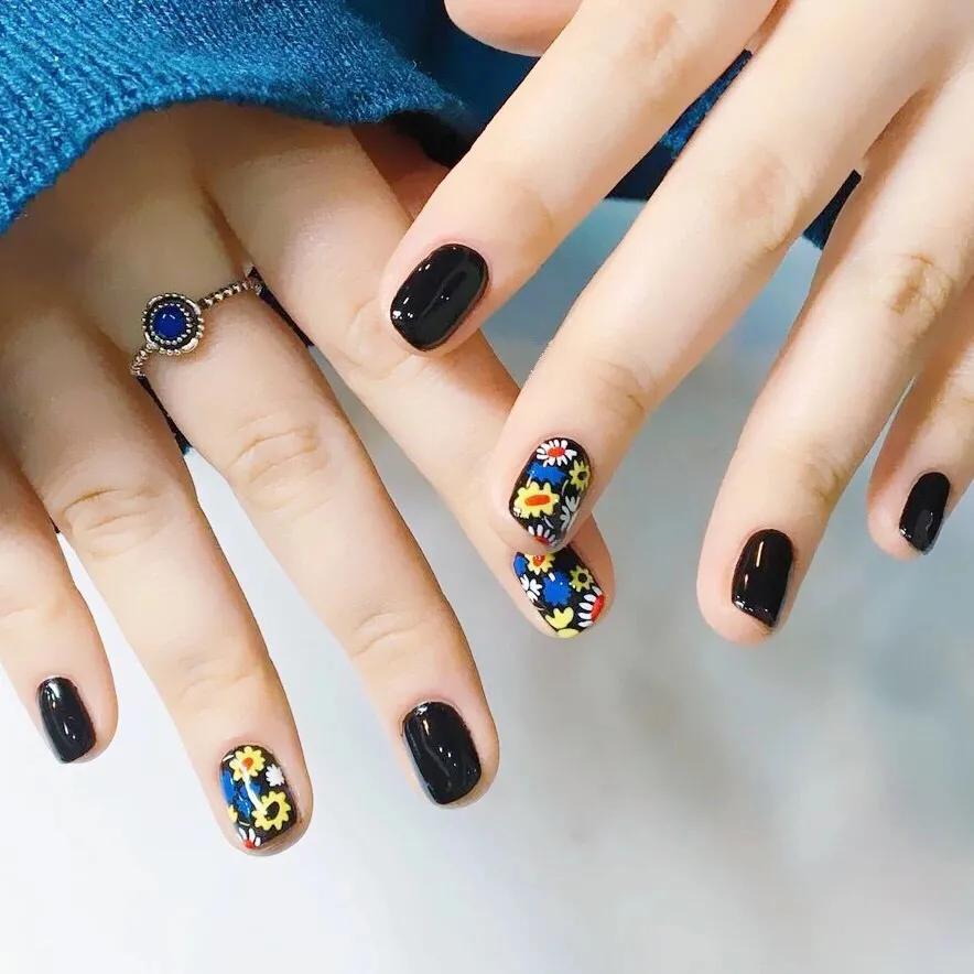 有一种颜色叫blackpink,blackpink黑色火焰美甲