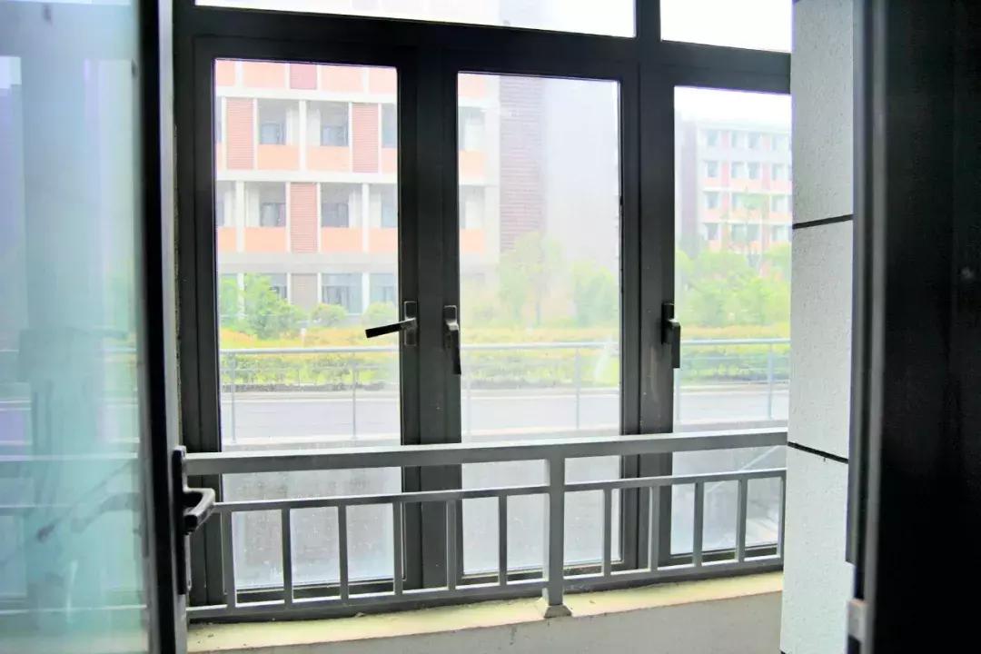 武汉最近哪所大学要搬新校区,武汉重点高中新校区