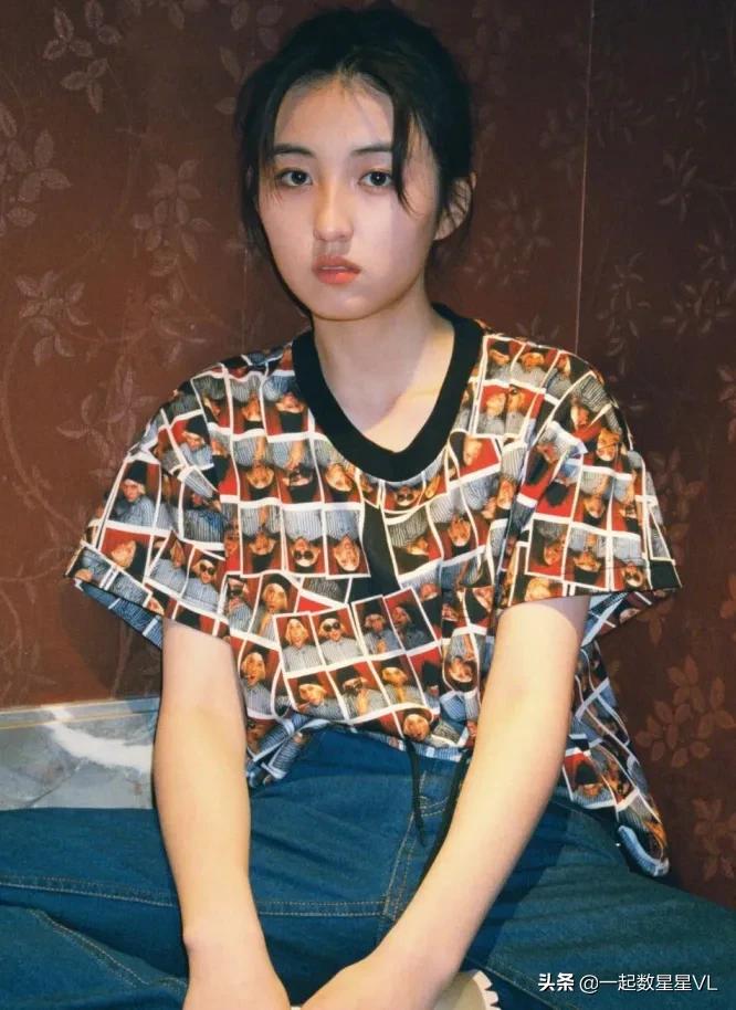 张子枫t恤电影,张子枫黑短裤白t恤