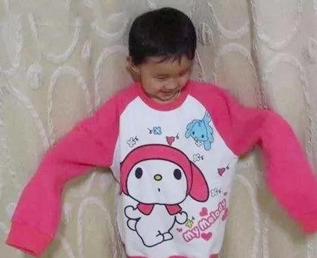 童装和婴儿衣服大小怎么选,童装买多大孩子穿的比较好