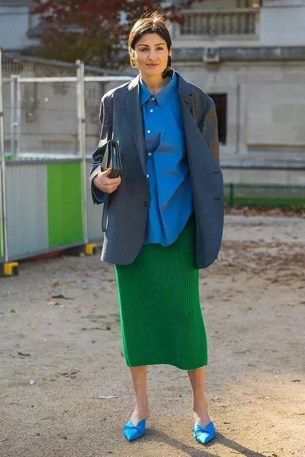 西装配裙子适合哪种发型,中长西装配什么裙子好看