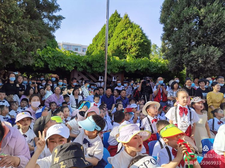 雏鹰展翅起飞,萌娃上飞机起航