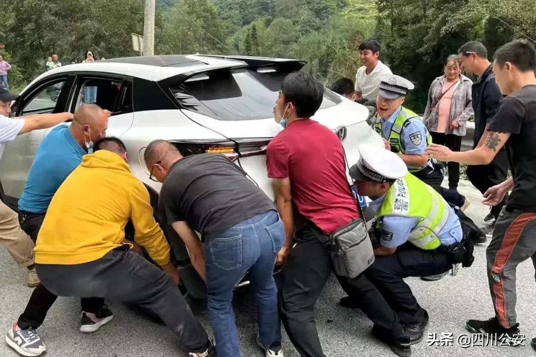 【祝福祖国·守护平安】国庆期间四川省社会治安大局持续安全稳定