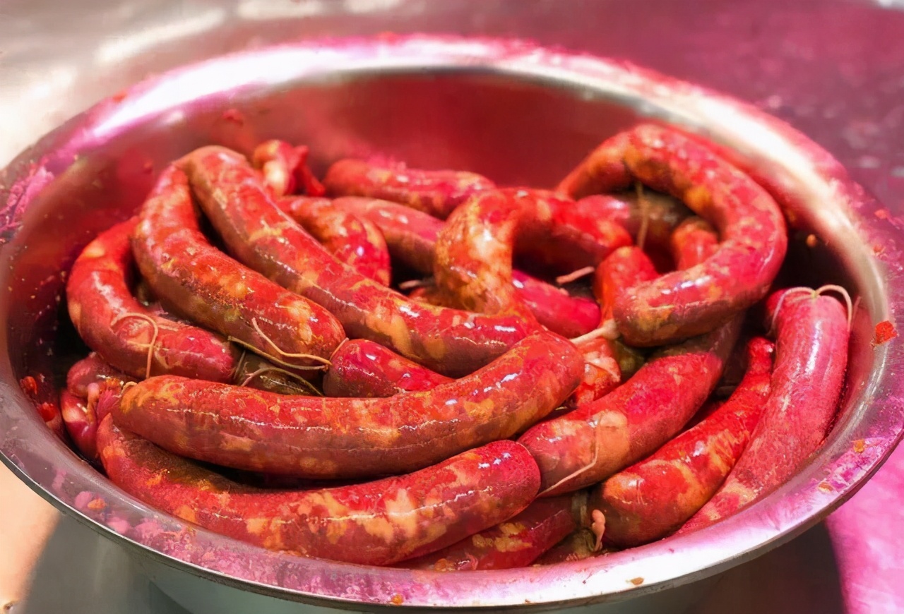 灌好的香肠怎么放是最好的,灌好的香肠怎么蒸才不易爆