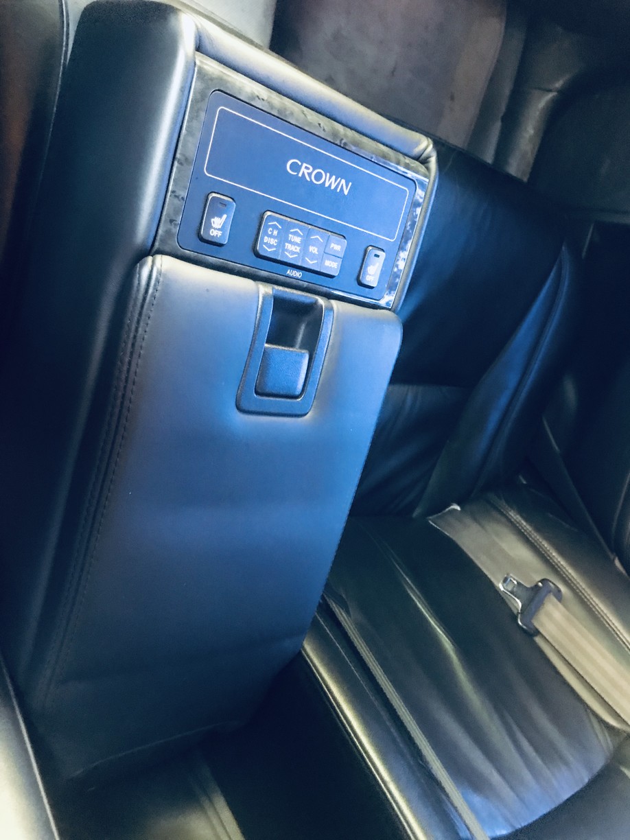 皇冠陆放两驱和四驱哪个动力好,皇冠陆放四驱和两驱动力有差别吗