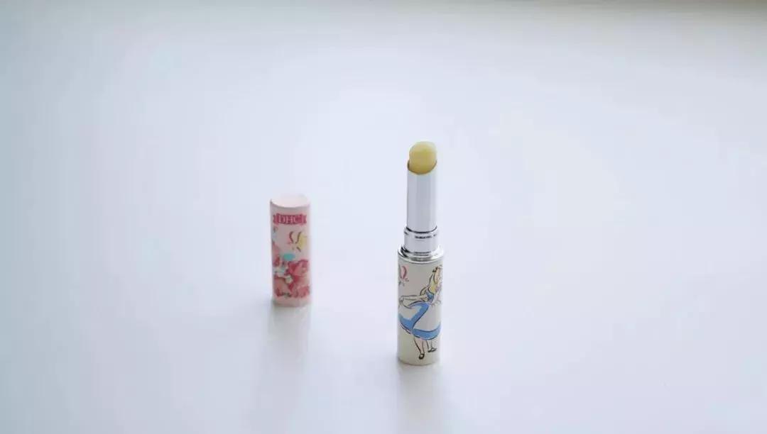 25支秋冬唇膏大型测评｜越搽越干？唇炎？最佳口红打底？