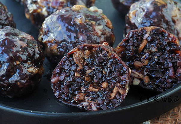 黑米球做法步骤,黑米球的做法