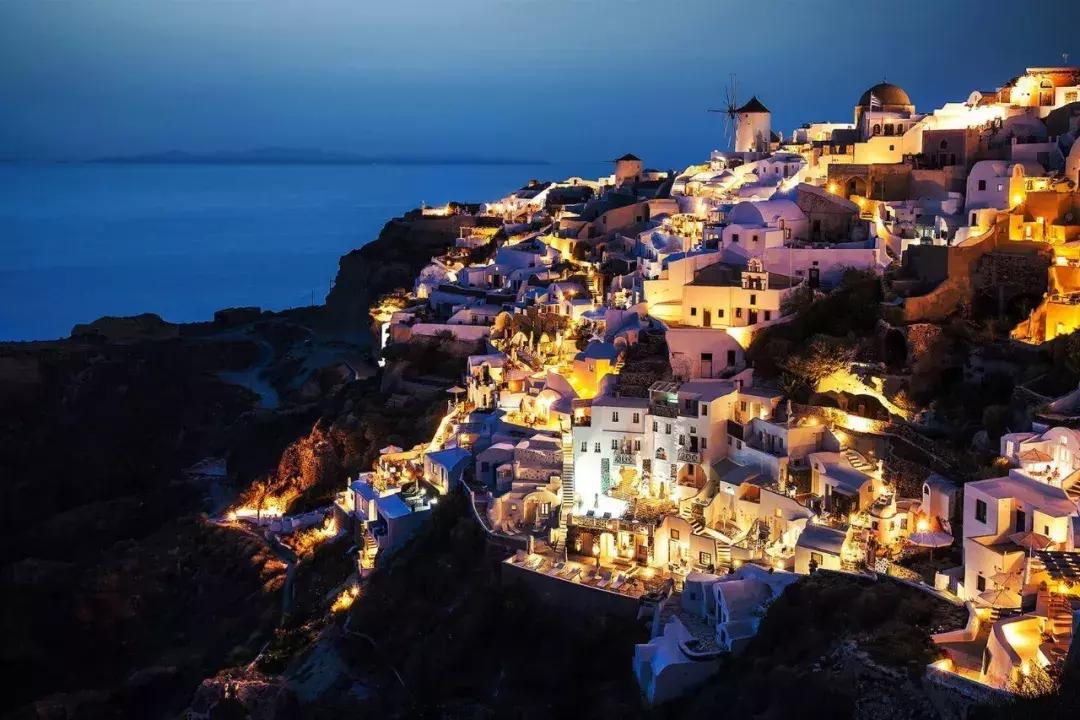 希腊爱琴海圣托里尼岛报团直播,没去过希腊爱琴海畔的圣托里尼