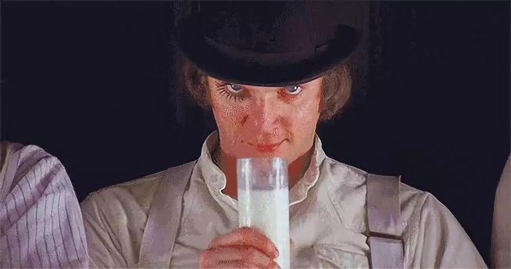 他不是演得好，他就是小丑本人