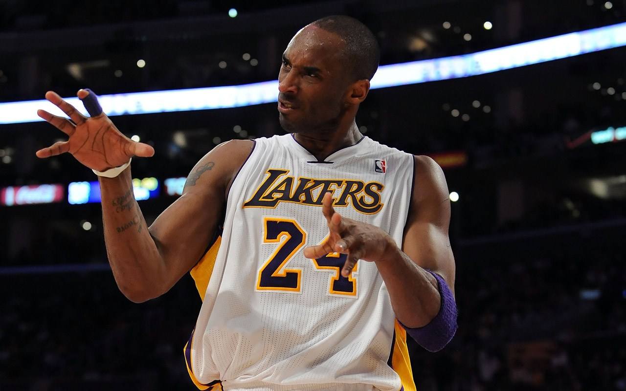 成功来之不易，看看梅西C罗的脚，科比的手指，你还羡慕吗？